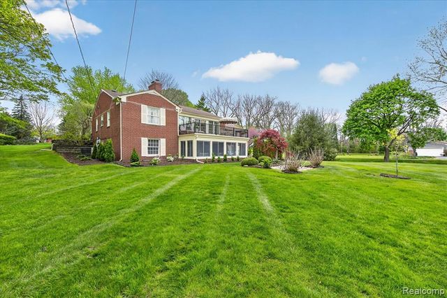 13960 Ridgewood Drive, Plymouth, MI 48170