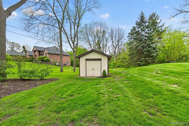13960 Ridgewood Drive, Plymouth, MI 48170