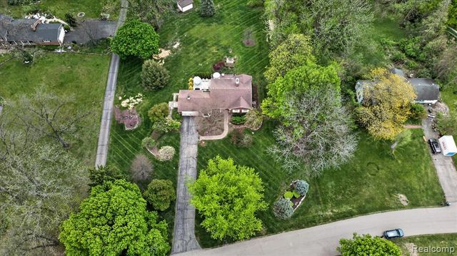 13960 Ridgewood Drive, Plymouth, MI 48170