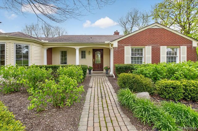 13960 Ridgewood Drive, Plymouth, MI 48170