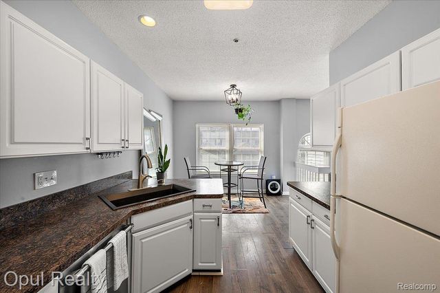 49714 Draper Circle 87, Plymouth Charter Township, MI 48170