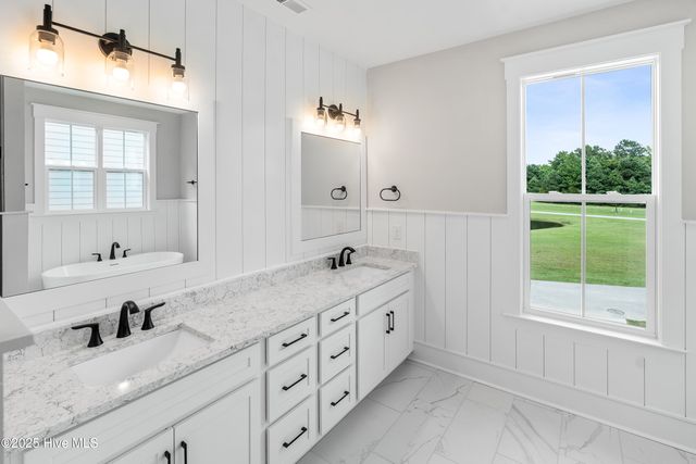 522 White Picket Way, Holly Ridge, NC 28445