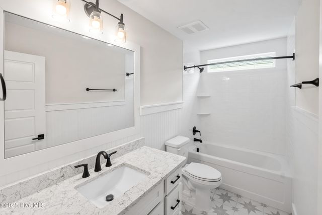 522 White Picket Way, Holly Ridge, NC 28445