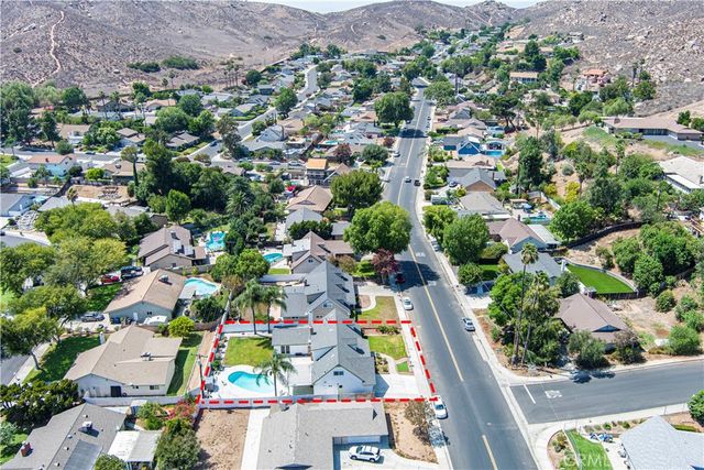 5444 Peacock Lane, Riverside, CA 92505