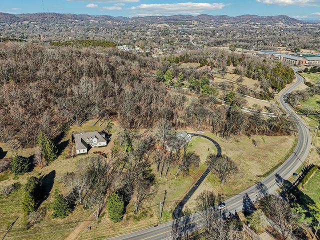 6020 Murray Ln, Brentwood, TN 37027