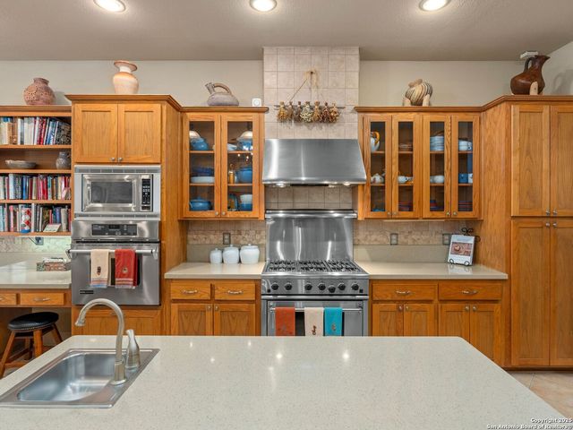 14933 Seven L Trail, Helotes, TX 78023