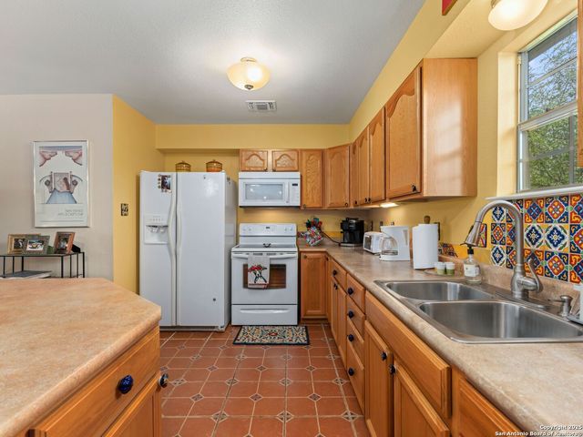 14933 Seven L Trail, Helotes, TX 78023