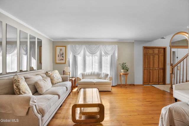 3 Hickory Lane, Sand Lake, NY 12018