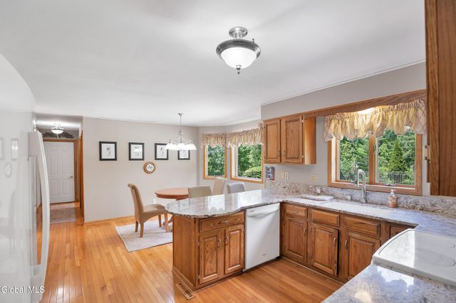 3 Hickory Lane, Sand Lake, NY 12018