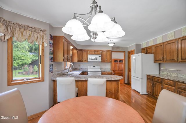 3 Hickory Lane, Sand Lake, NY 12018