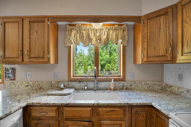 3 Hickory Lane, Sand Lake, NY 12018