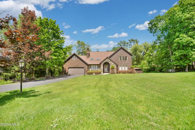 3 Hickory Lane, Sand Lake, NY 12018