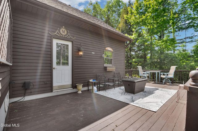 3 Hickory Lane, Sand Lake, NY 12018