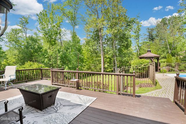 3 Hickory Lane, Sand Lake, NY 12018