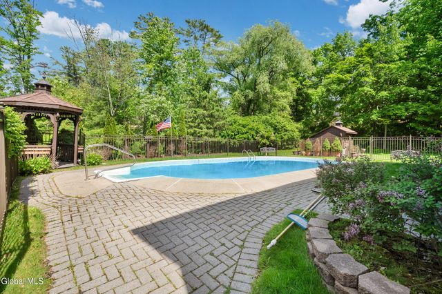 3 Hickory Lane, Sand Lake, NY 12018