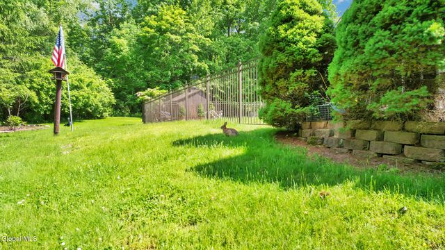 3 Hickory Lane, Sand Lake, NY 12018