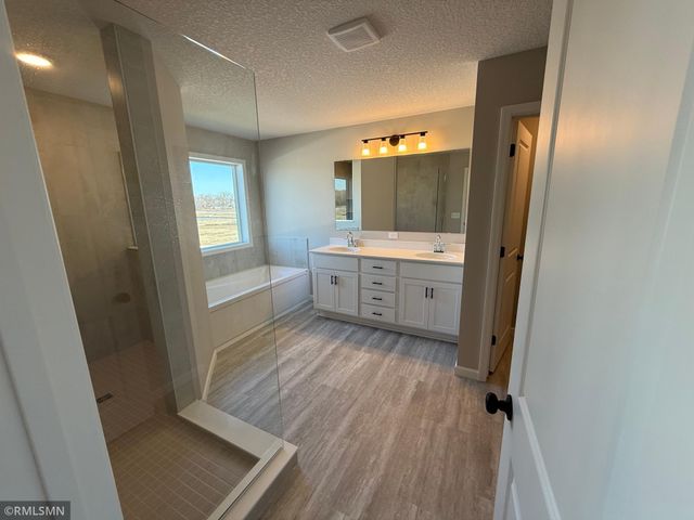 1649 Meadows Drive NE, East Bethel, MN 55011