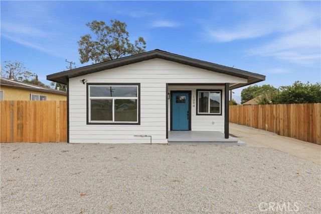 1094 W Evans, San Bernardino, CA 92411