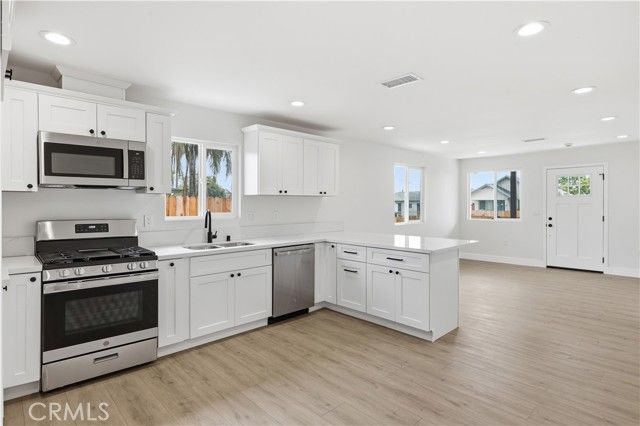 1094 W Evans, San Bernardino, CA 92411