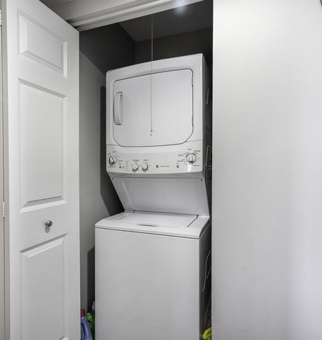 7091 W Touhy Avenue 505, Niles, IL 60714