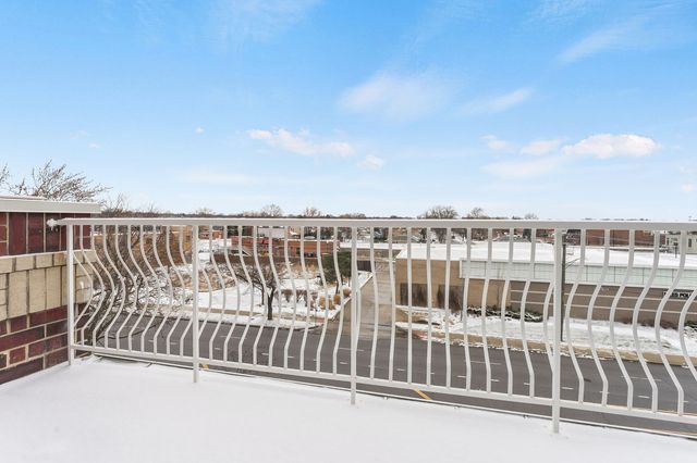 7091 W Touhy Avenue 505, Niles, IL 60714