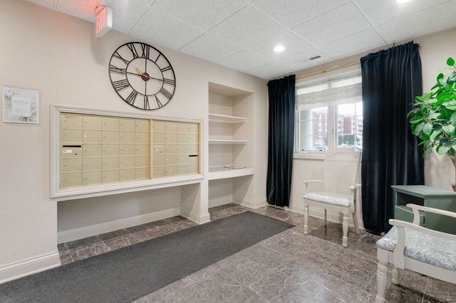 7091 W Touhy Avenue 505, Niles, IL 60714