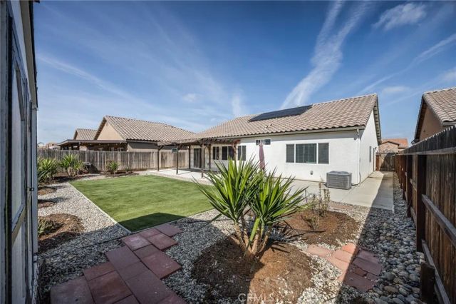 701 Strada, Lemoore, CA 93245