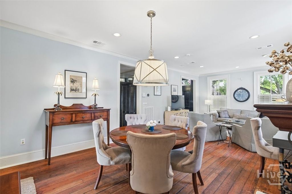 Image 10 of property listing at 439 Abercorn Street, Savannah, GA 31401