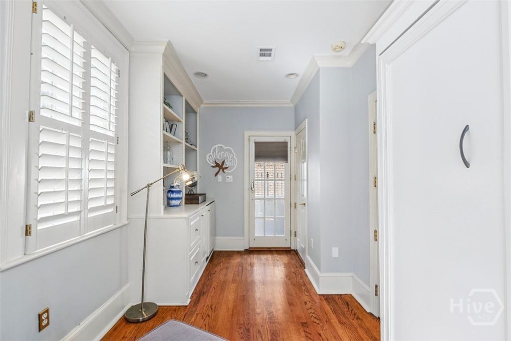 Image 18 of property listing at 439 Abercorn Street, Savannah, GA 31401