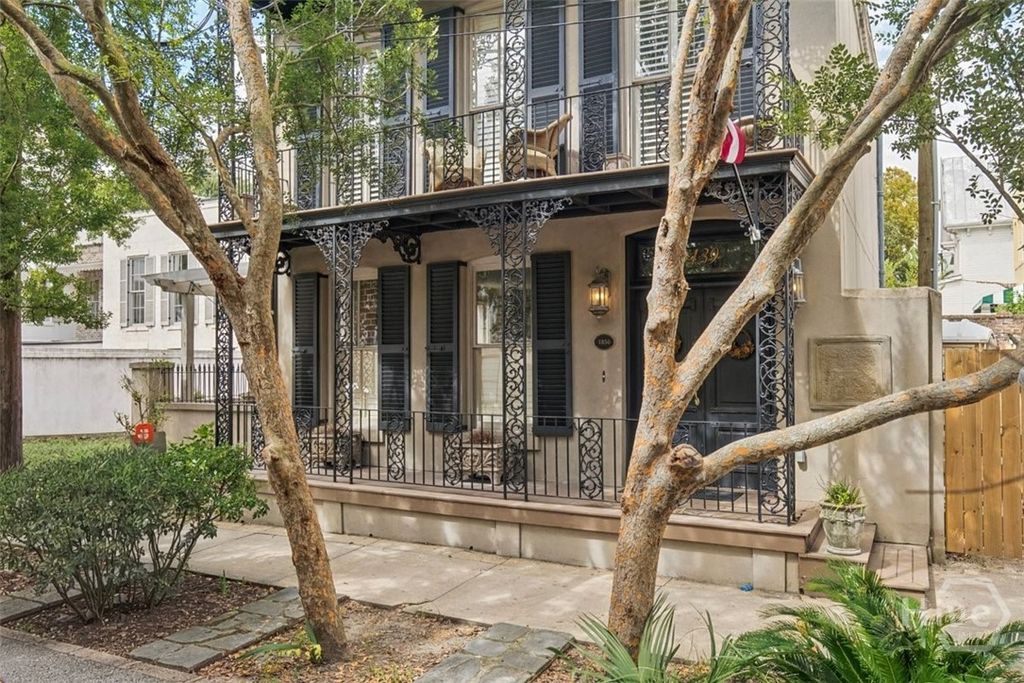 Image 2 of property listing at 439 Abercorn Street, Savannah, GA 31401