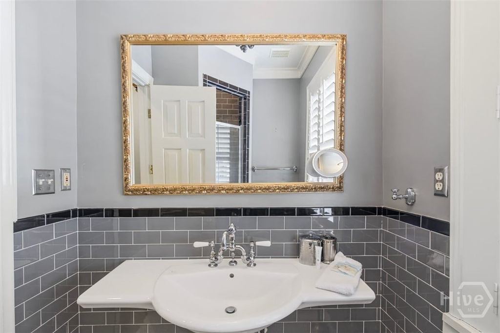 Image 28 of property listing at 439 Abercorn Street, Savannah, GA 31401