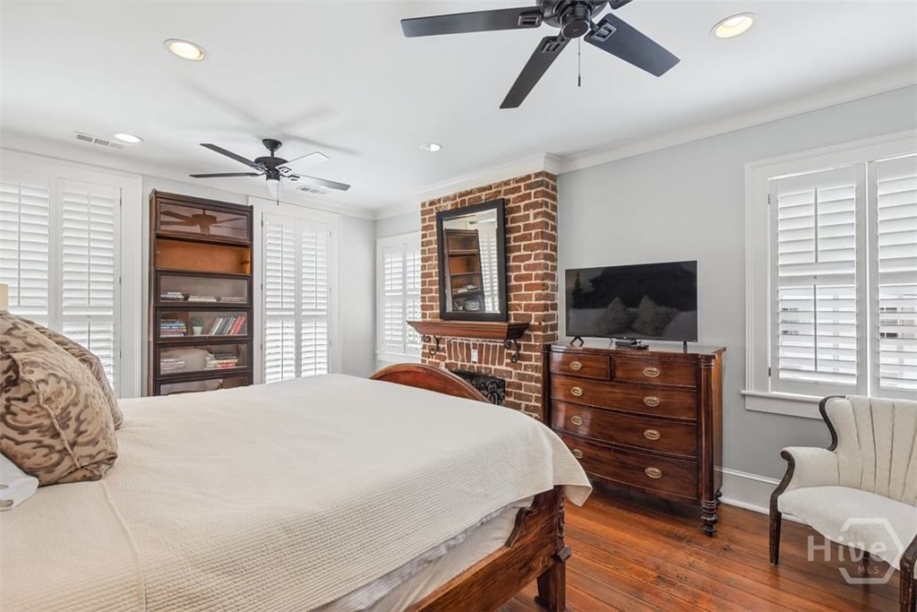 Image 29 of property listing at 439 Abercorn Street, Savannah, GA 31401