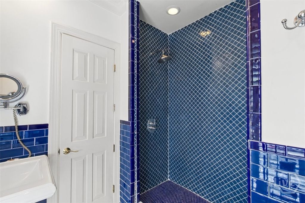 Image 34 of property listing at 439 Abercorn Street, Savannah, GA 31401