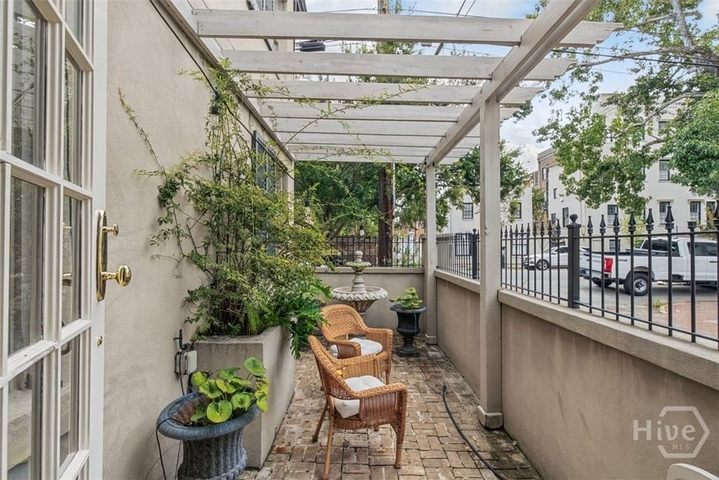 Image 35 of property listing at 439 Abercorn Street, Savannah, GA 31401
