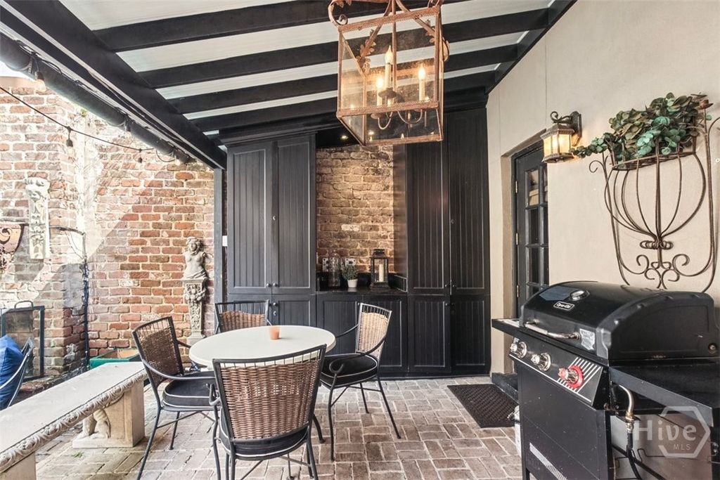 Image 39 of property listing at 439 Abercorn Street, Savannah, GA 31401