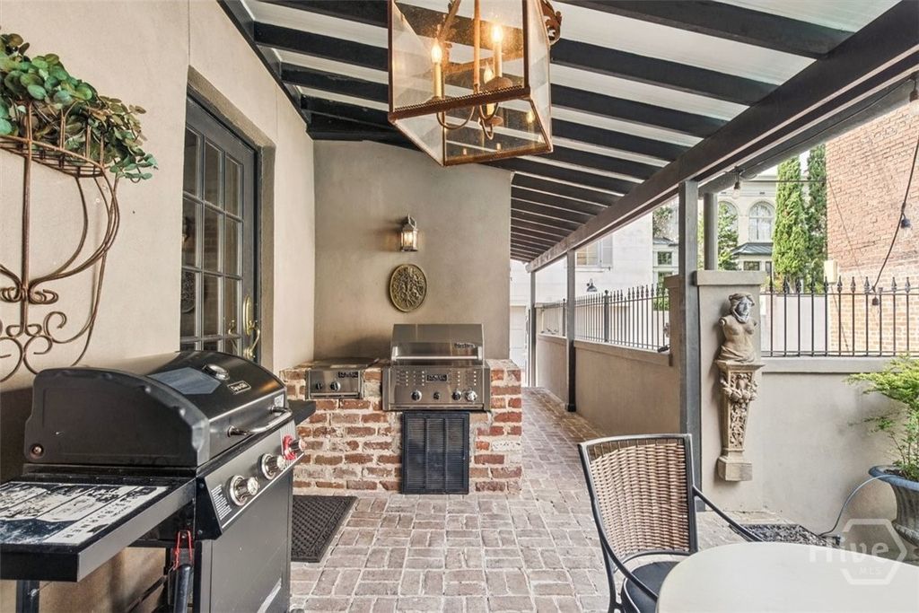 Image 40 of property listing at 439 Abercorn Street, Savannah, GA 31401