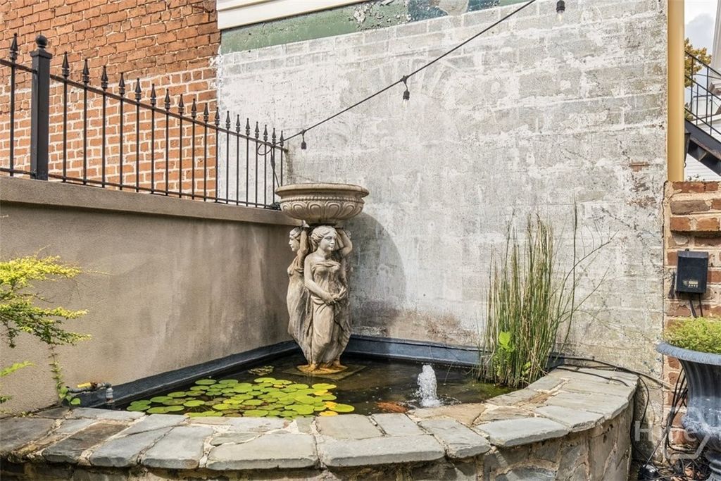 Image 43 of property listing at 439 Abercorn Street, Savannah, GA 31401