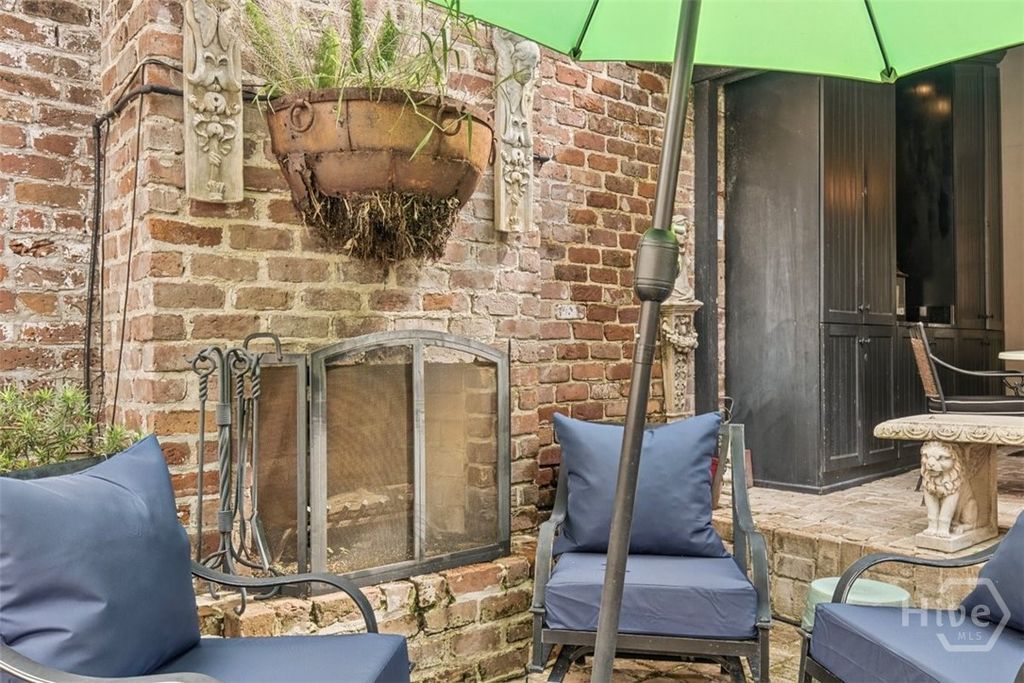 Image 44 of property listing at 439 Abercorn Street, Savannah, GA 31401