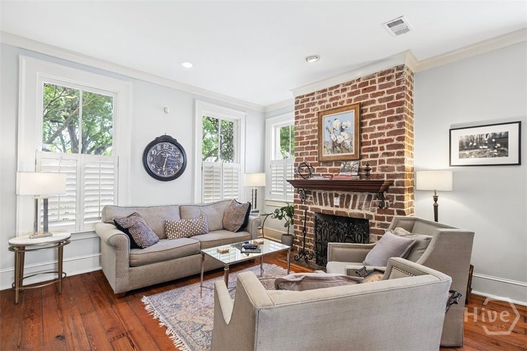 Image 5 of property listing at 439 Abercorn Street, Savannah, GA 31401