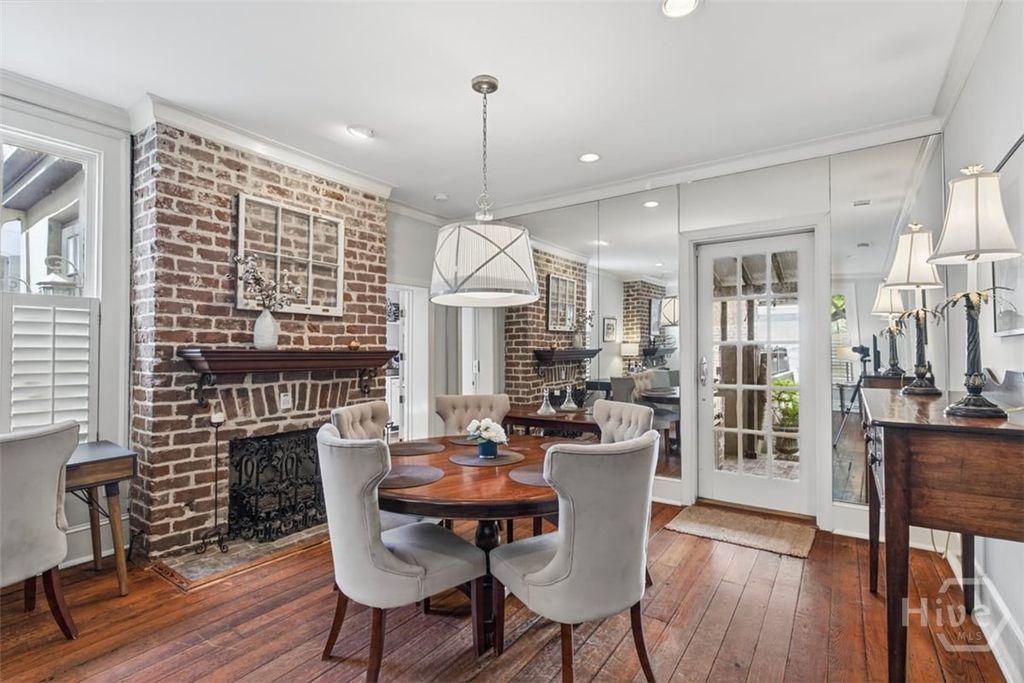 Image 9 of property listing at 439 Abercorn Street, Savannah, GA 31401