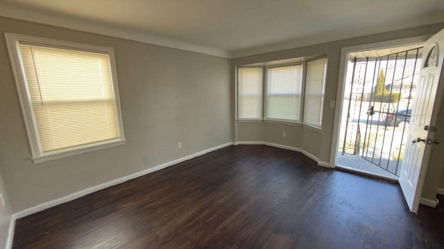 7701 Vaughan Street, Detroit, MI 48228