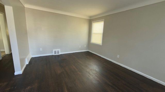 7701 Vaughan Street, Detroit, MI 48228