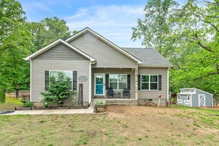 2334 C C C Rd, Dickson, TN 37055