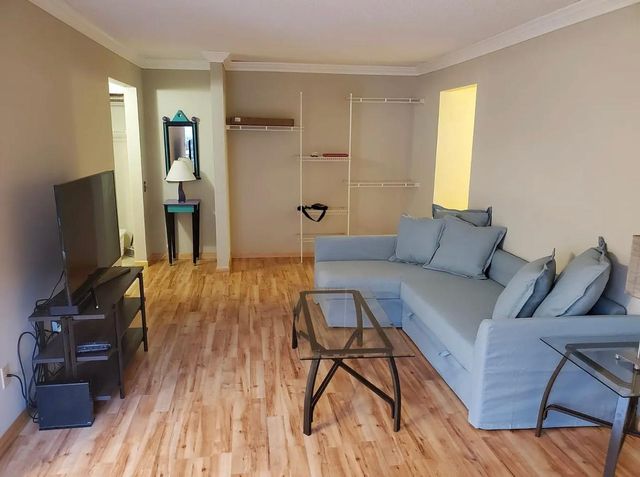 4560 Cedar Lake Road S 3, Saint Louis Park, MN 55416