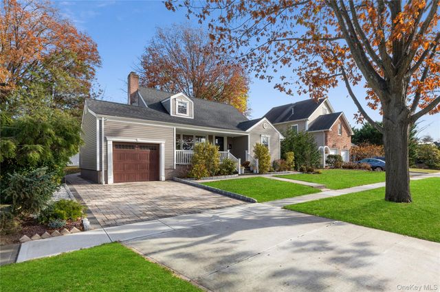 105 Jefferson Street, Garden City, NY 11530