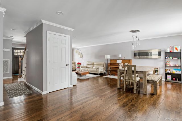 105 Jefferson Street, Garden City, NY 11530