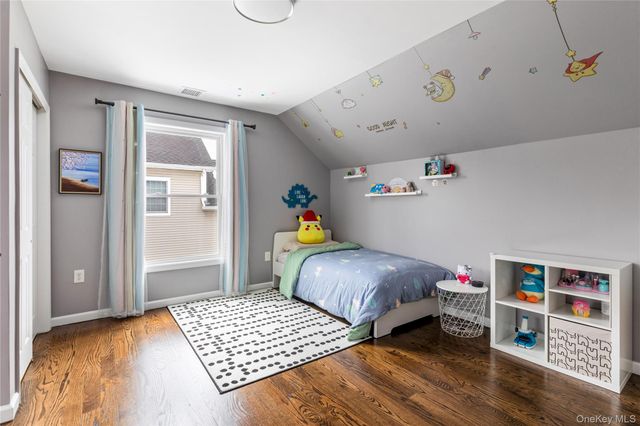 105 Jefferson Street, Garden City, NY 11530