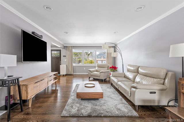 105 Jefferson Street, Garden City, NY 11530