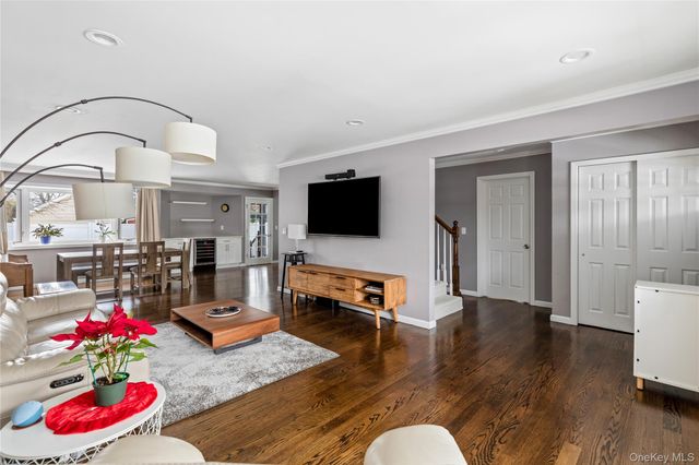 105 Jefferson Street, Garden City, NY 11530