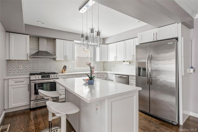 105 Jefferson Street, Garden City, NY 11530